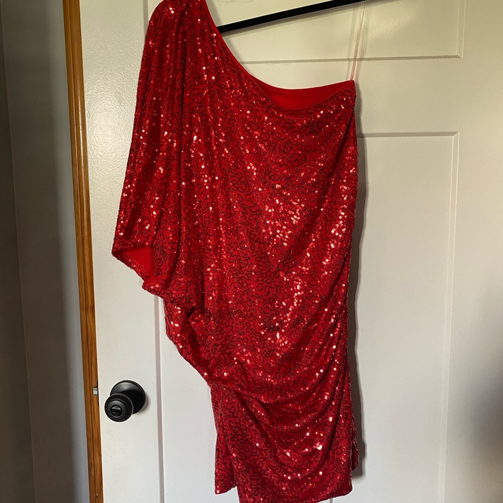 One shoulder sequins mini